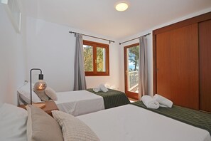 3 bedrooms, iron/ironing board, free WiFi, bed sheets