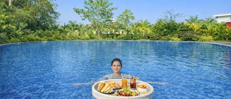 Sesongbasert utendørsbasseng