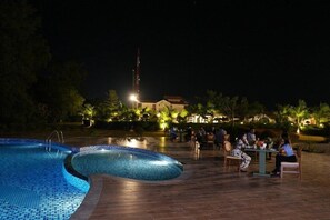 Außenpool (je nach Saison geöffnet)