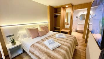 Familie appartement, uitzicht op de binnenplaats | 1 slaapkamer, een kluis op de kamer, individueel gedecoreerd