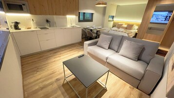 Microondas, horno, placa de cocina, tetera/pava eléctrica