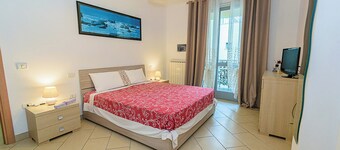 Nice apartment, comfortable cozy, bright spacious, downtown