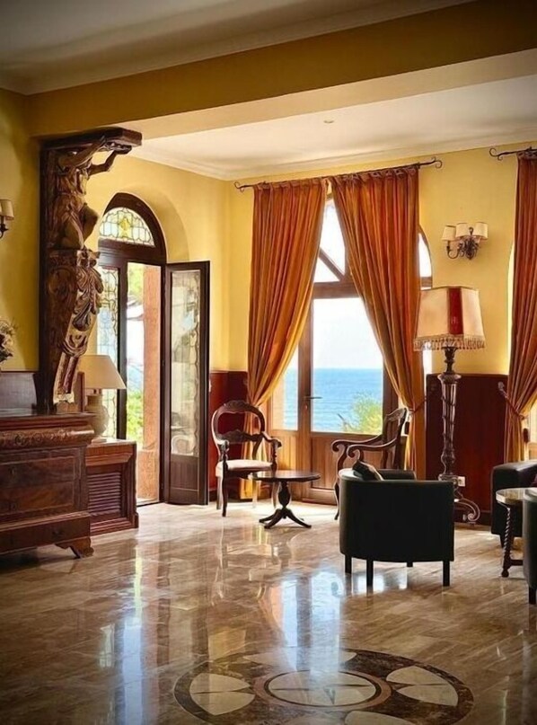 Interior - Home 120, Mansion Alhamar (Calahonda)