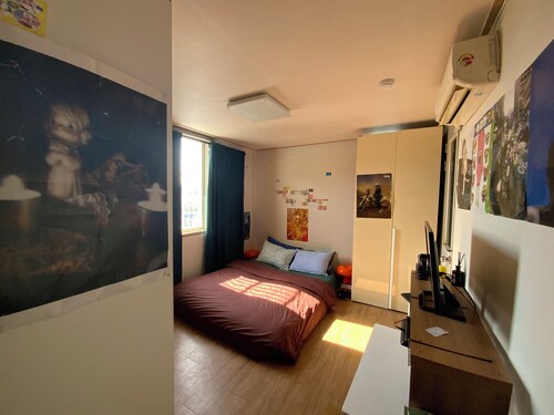 Tiny and Colorful Studio in Busan near Dongseo University with free parking lot