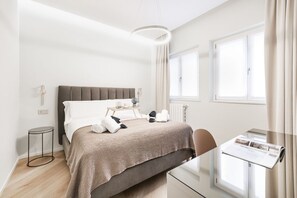 1 chambre, bureau, fer et planche à repasser, Wi-Fi