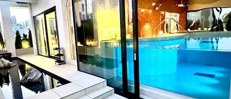 Innenpool, beheizter Pool