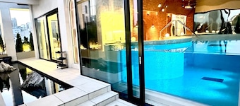 Romantic Luxury Penthouse in Trendy Hongdae with Private Rooftop Pool