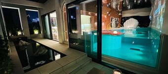 Romantic Luxury Penthouse in Trendy Hongdae with Private Rooftop Pool