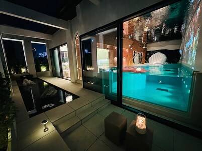 Romantic Luxury Penthouse in Trendy Hongdae with Private Rooftop Pool