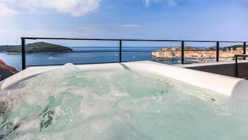 Luksus-penthouselejlighed - byudsigt - ved havet | Terrasse/gårdhave
