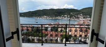 3-bedroom house in charming Ithaki with AC, WiFi. Live the Greek dream