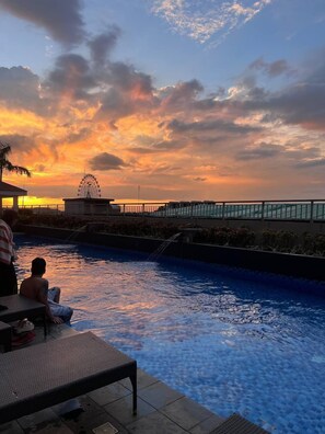 Exterior - Unistay Coast Res R38 with Bal-Sunset Vw (Pasay)