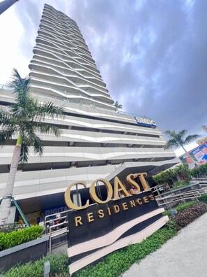 Exterior - Unistay Coast Res R38 with Bal-Sunset Vw (Pasay)