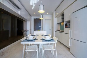 Dining room - WELL-SHAPED Suites At PLATINUM KLCC (Kuala Lumpur)