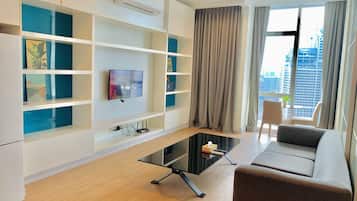 Three Bedroom with City view | Desk, laptop workspace, soundproofing, iron/ironing board