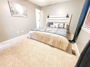 5 bedrooms, iron/ironing board, free WiFi, bed sheets
