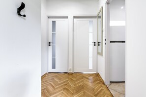 1 sovrum, mörkläggningsgardiner, strykjärn/strykbräda och barnsängar