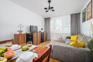 Appartamento Comfort, vista città | 1 camera, ferro/asse da stiro, culle/letti per bambini (a pagamento)