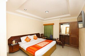 Desk, free WiFi - Hotel Gurupriya (Kodaikanal)