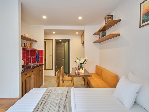 Apartemen Basic, balkon, pemandangan kota | 1 kamar tidur, setrika/meja setrika, dan Wi-Fi gratis