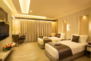 Hypo-allergenic bedding, desk, laptop workspace, free WiFi