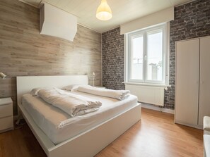 5 habitaciones, cuna de viaje y wifi gratis