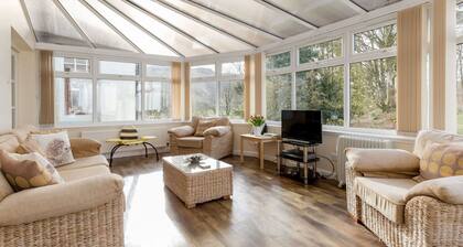 Wonderful private villa for 8 people with TV, patio, pets allowed and panoramic view