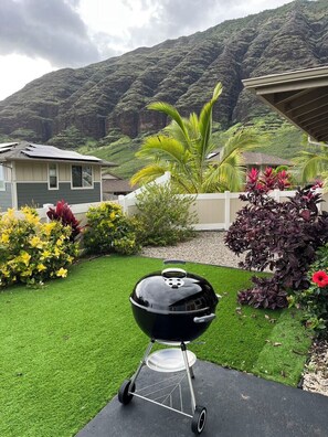 BBQ/picnic area - Marbella Lane Nohea Stylish Home Makaha (Waianae)
