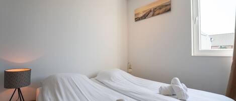 2 عدّة غرف نوم وسرير سفر وواي فاي مجانًا