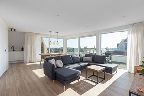 Apartment | Living room - Apartment in Belgium Near Seafront & Casino (Middelkerke)