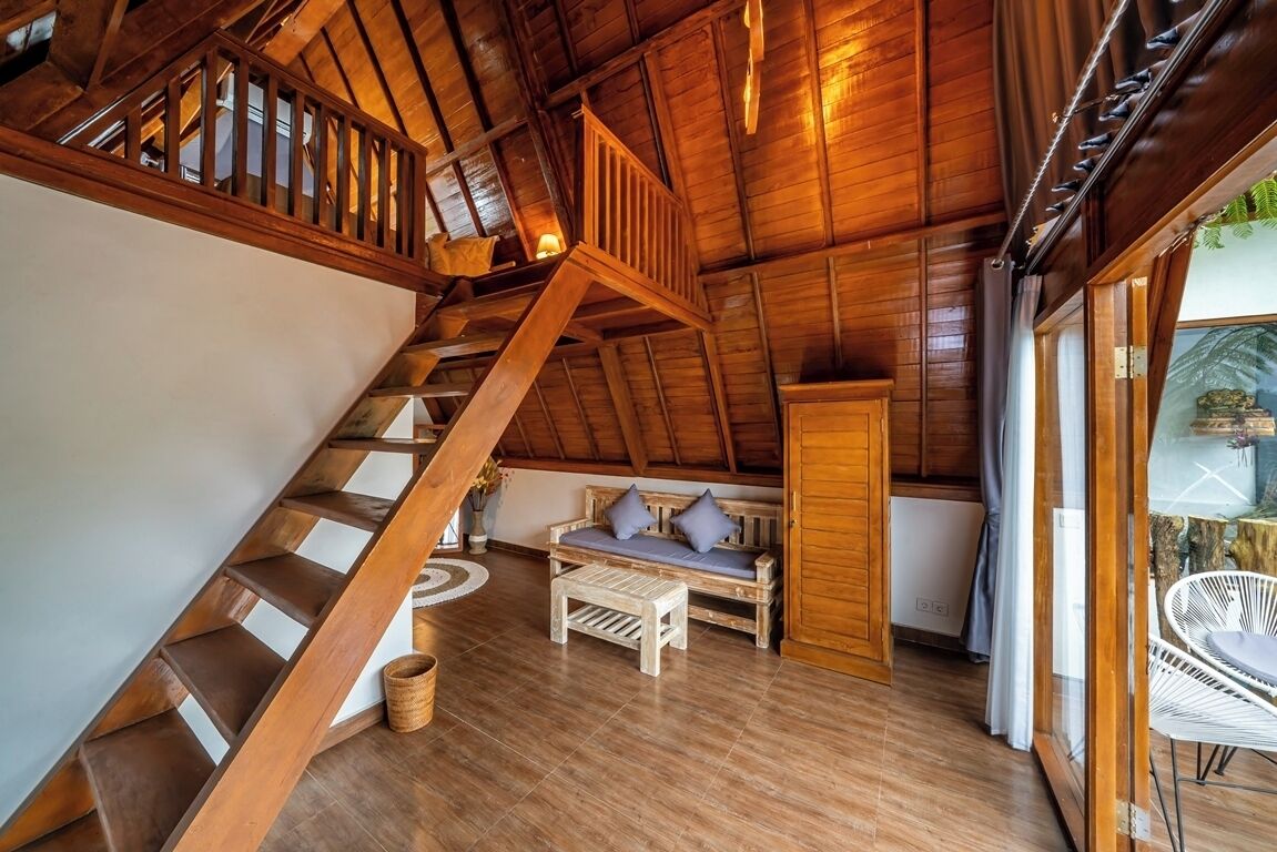 ヴィラ ヒルビュー | リビングルーム | 32 インチの液晶テレビ (デジタル放送視聴可)