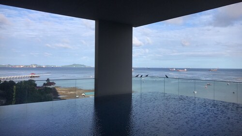 Monthly Rent: Luxurious Condo at Marina Bayfront, Sriracha Thailand