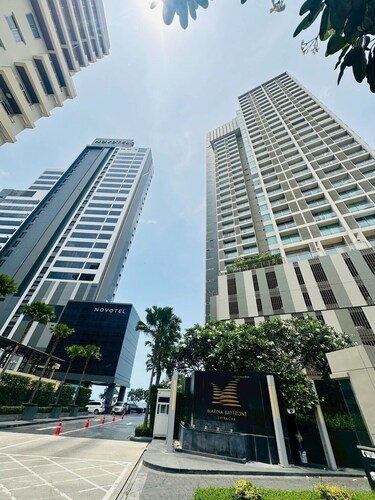 Monthly Rent: Luxurious Condo at Marina Bayfront, Sriracha Thailand