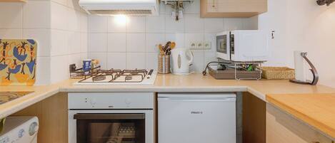 Stovetop, coffee/tea maker