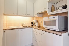 Oven, stovetop