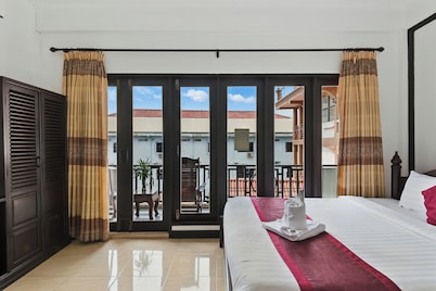Central Hotel Vang Vieng
