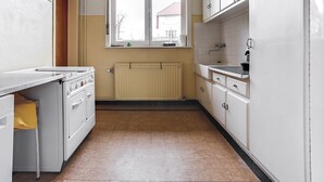 Kaffetrakter/tekoker, mikrobølgeovn, ovn og kokeplater
