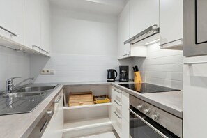 Oven, coffee/tea maker