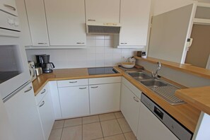 Fridge, oven, coffee/tea maker