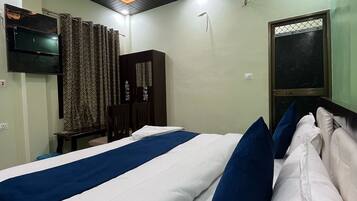 Habitación triple superior | Escritorio y wifi gratis