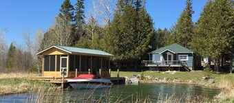 The Westender Retreat | Amazing Lake Views & Waterfront Dock House