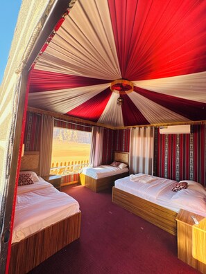 Triple Room, Desert View | Soundproofing - Rum moonlight luxury camp  (Wadi Rum)