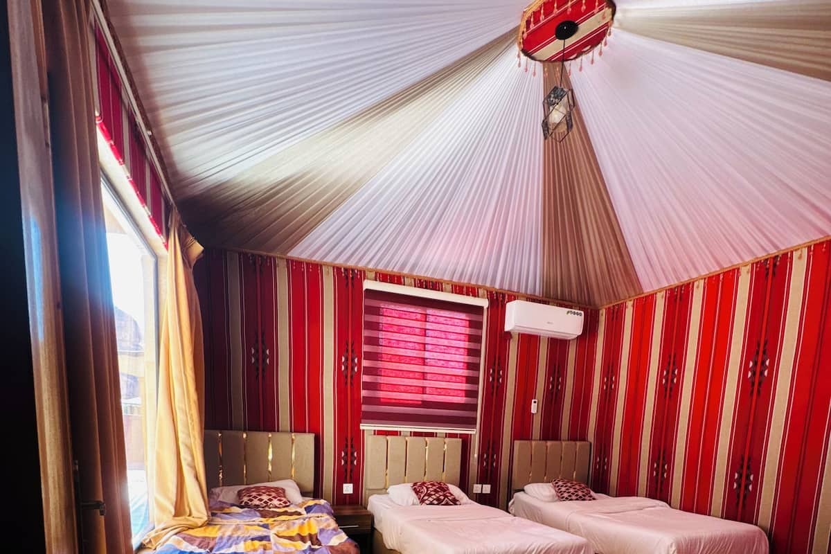 Quadruple Room, Desert View