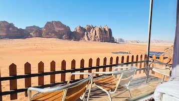 Habitación con 2 camas individuales, vista al desierto | Vista a la montaña