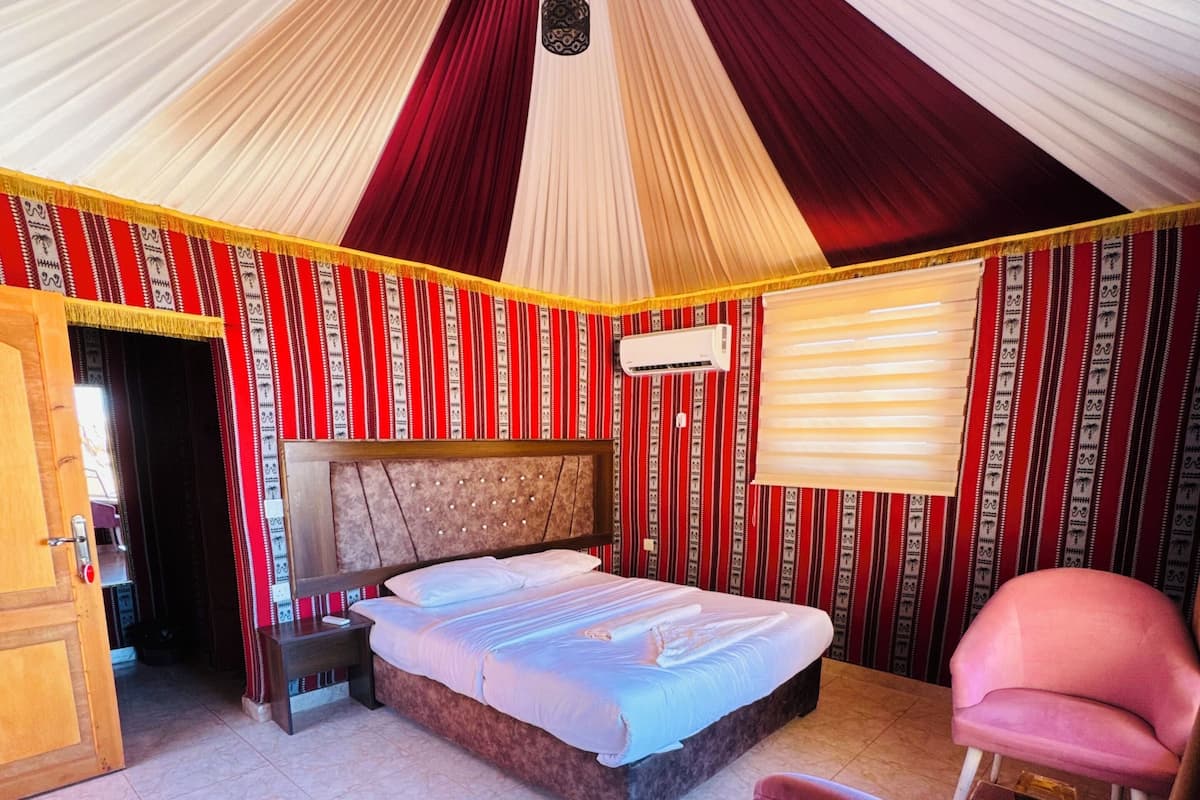 Twin Room, Desert View