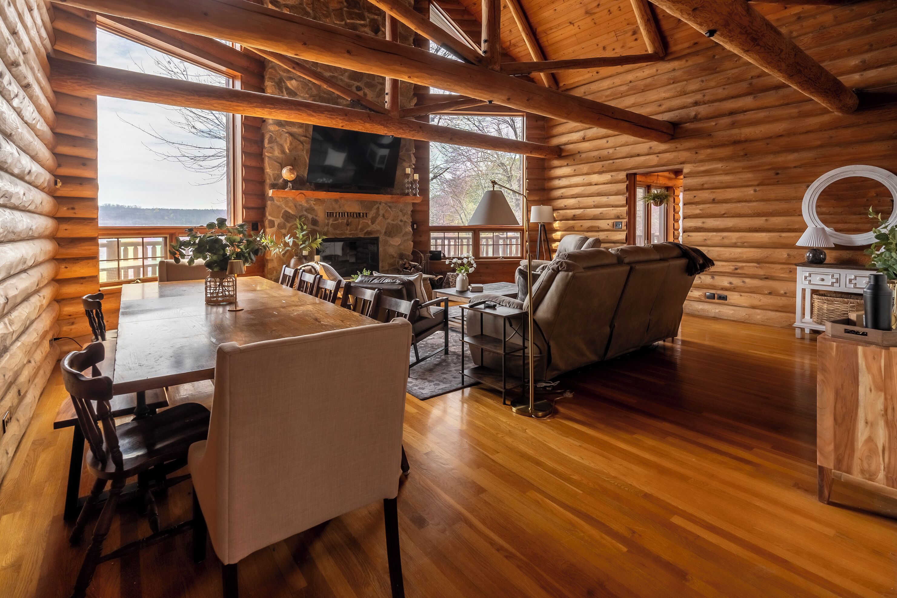 Smart-tv en een open haard