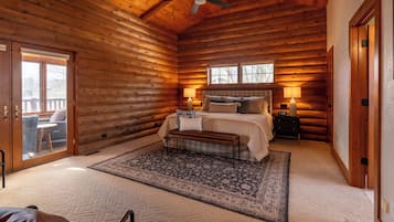 4 bedrooms, desk, iron/ironing board, free WiFi