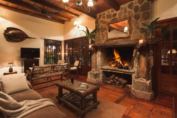 Living area - Nandereta Lodge (Colonia Carlos Pellegrini)