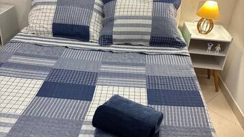 2 quartos, ferros/tábuas de passar roupa, Wi-Fi, roupa de cama