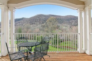 Outdoor dining - Mountain View Fore You - Golf Front 2 BR, 2BA Condo (Maggie Valley)